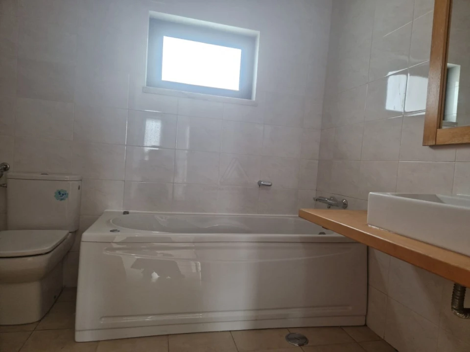 Moradia T5 para Venda em Laranjeiro e Feijó Foto 21