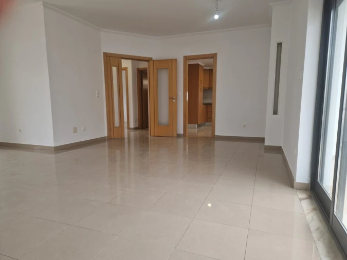 Moradia T5 para Venda em Laranjeiro e Feijó Foto 5