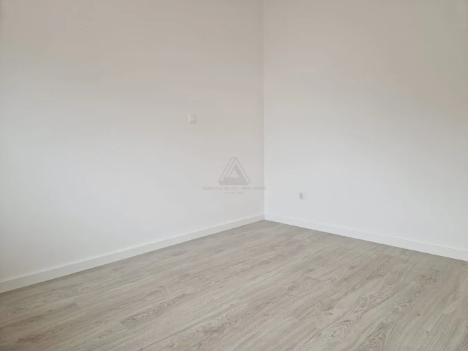 Moradia T5 para Venda em Laranjeiro e Feijó Foto 9