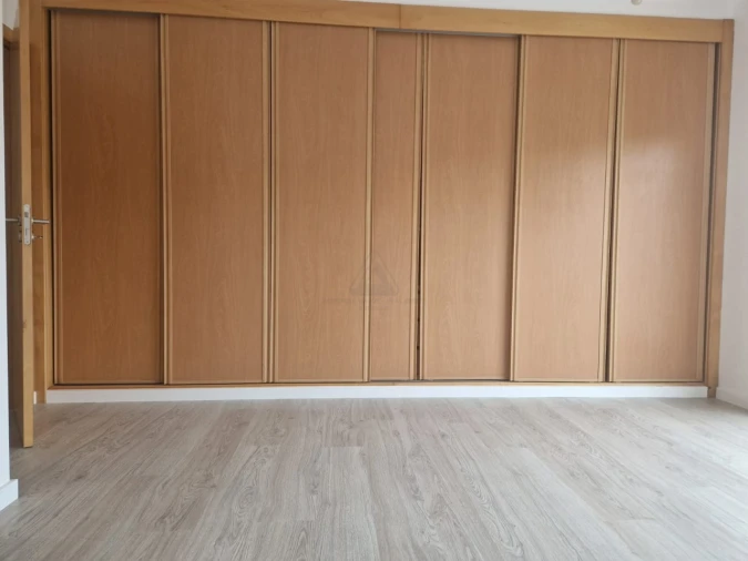 Moradia T5 para Venda em Laranjeiro e Feijó Foto 15