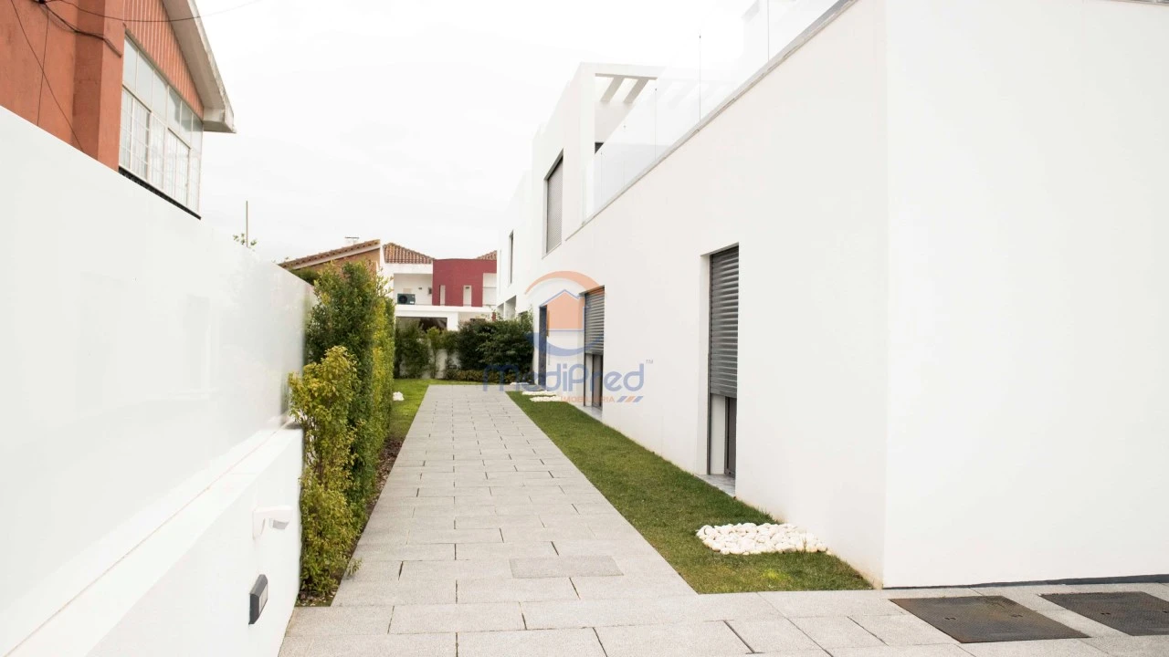Apartamento T3 para Venda em Loures Foto 26