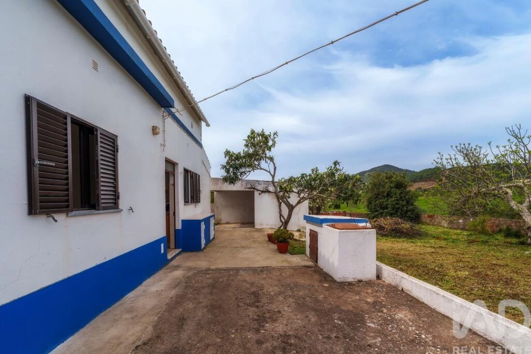 Moradia T3 para Venda em Salir Foto 26