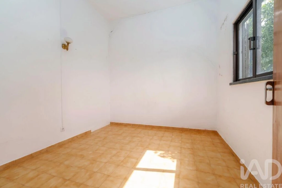 Moradia T3 para Venda em Salir Foto 7