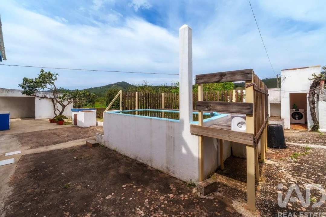 Moradia T3 para Venda em Salir Foto 35