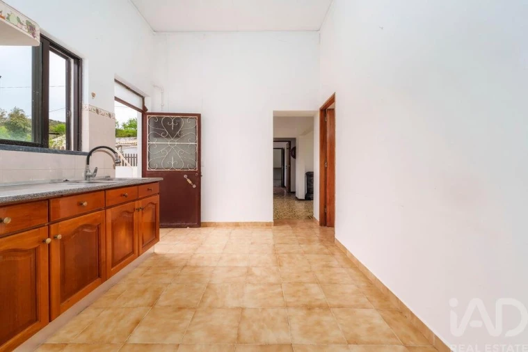 Moradia T3 para Venda em Salir Foto 18