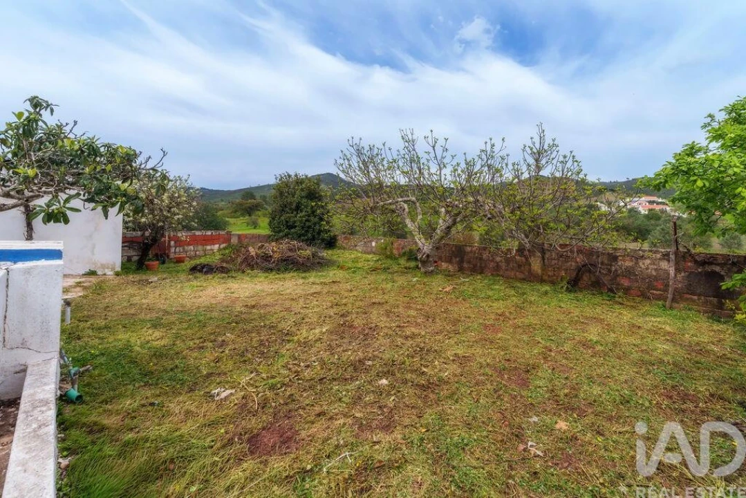 Moradia T3 para Venda em Salir Foto 27