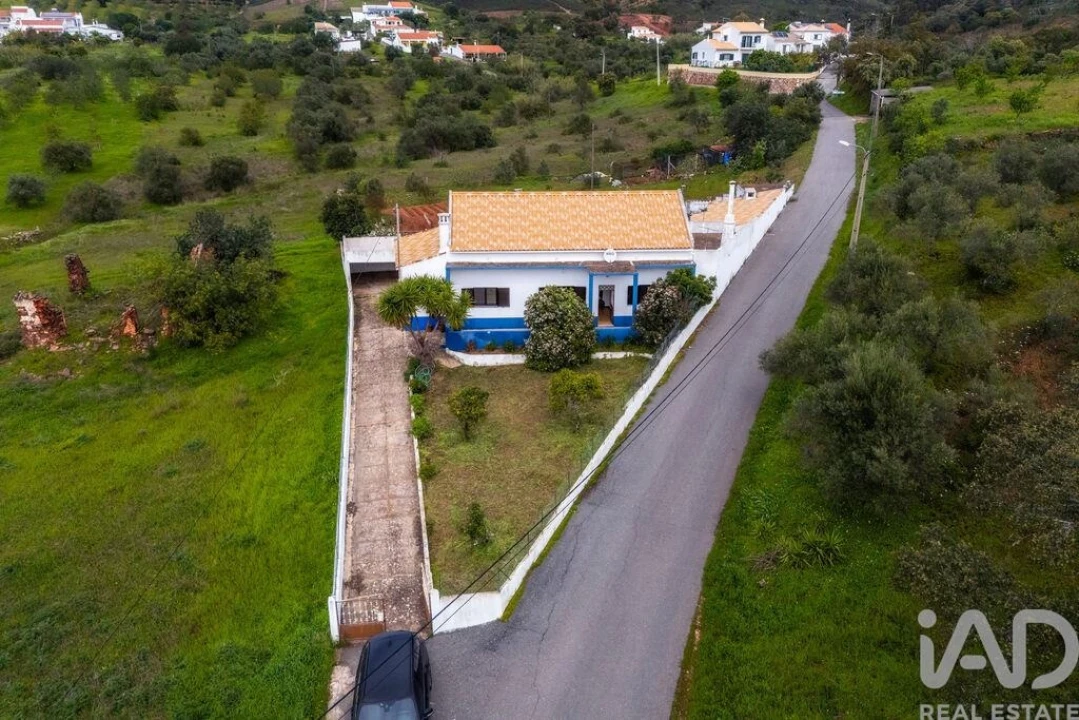 Moradia T3 para Venda em Salir Foto 1