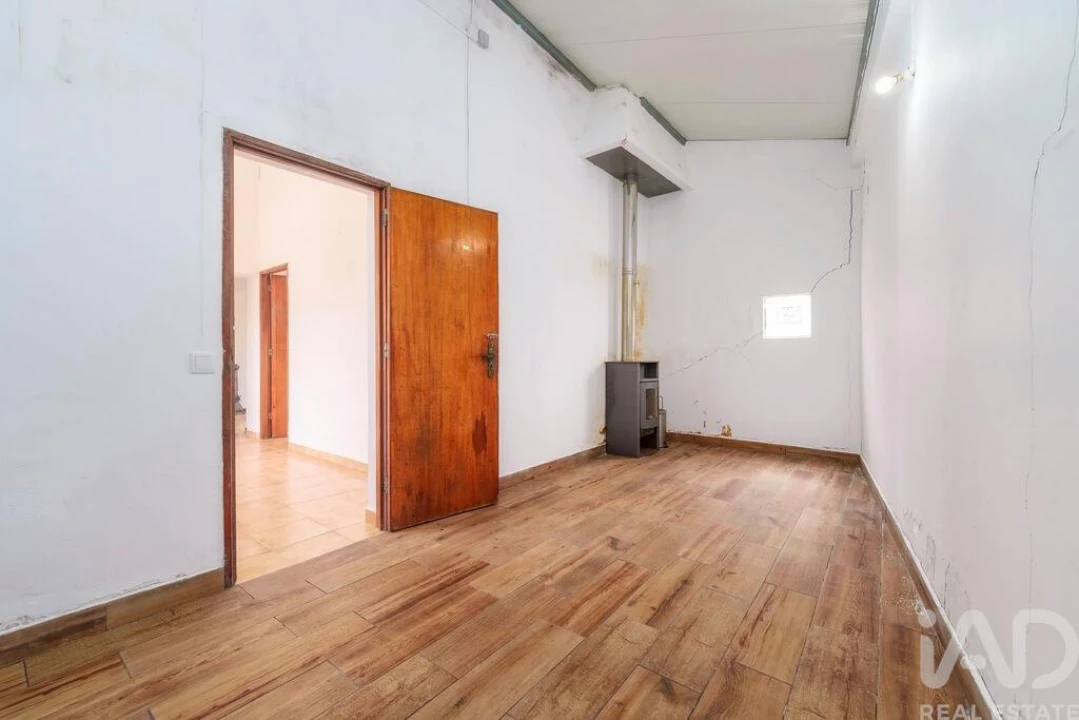 Moradia T3 para Venda em Salir Foto 19