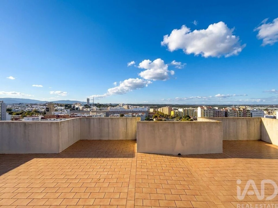 Apartamento T2 para Venda em Portimão Foto 32