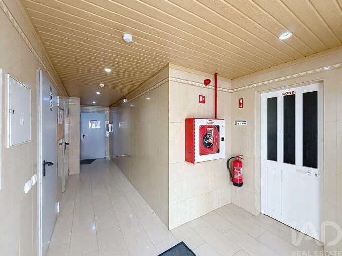 Apartamento T2 para Venda em Portimão Foto 29