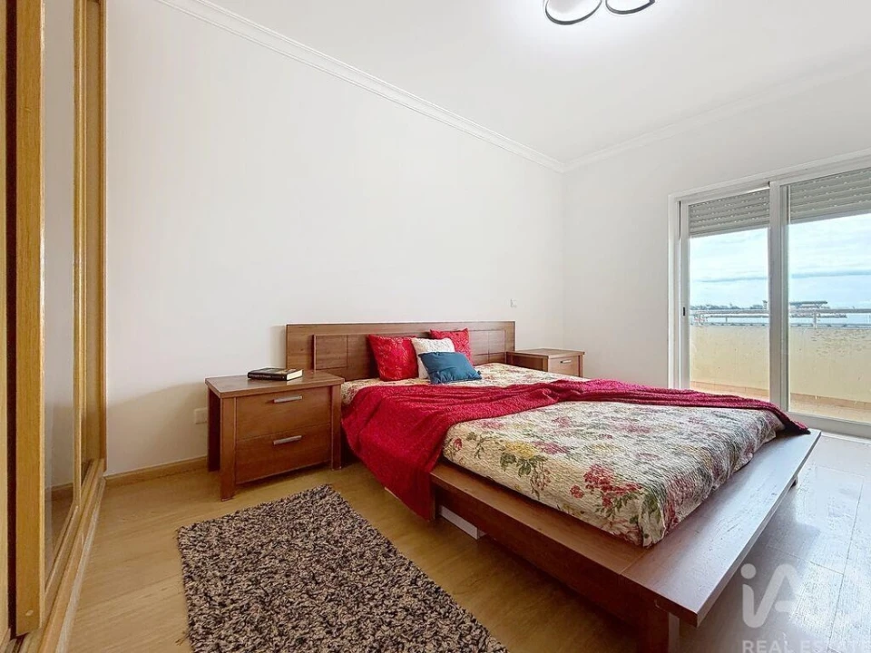 Apartamento T2 para Venda em Portimão Foto 3