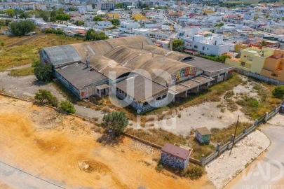Terreno para Venda em Quelfes