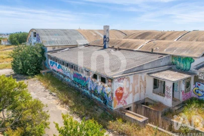 Terreno para Venda em Quelfes