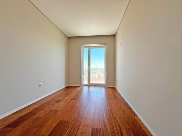 Apartamento T4 para Venda em Póvoa de Varzim, Beiriz e Argivai