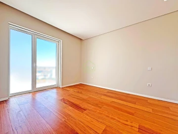Apartamento T4 para Venda em Póvoa de Varzim, Beiriz e Argivai