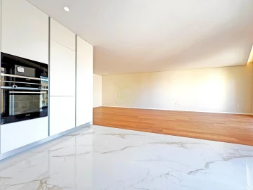 Apartamento T4 para Venda em Póvoa de Varzim, Beiriz e Argivai