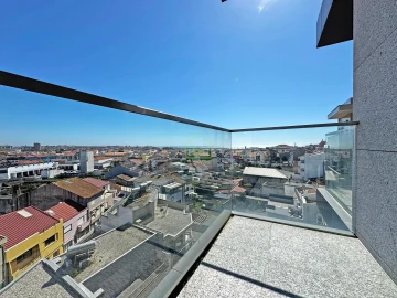 Apartamento T4 para Venda em Póvoa de Varzim, Beiriz e Argivai