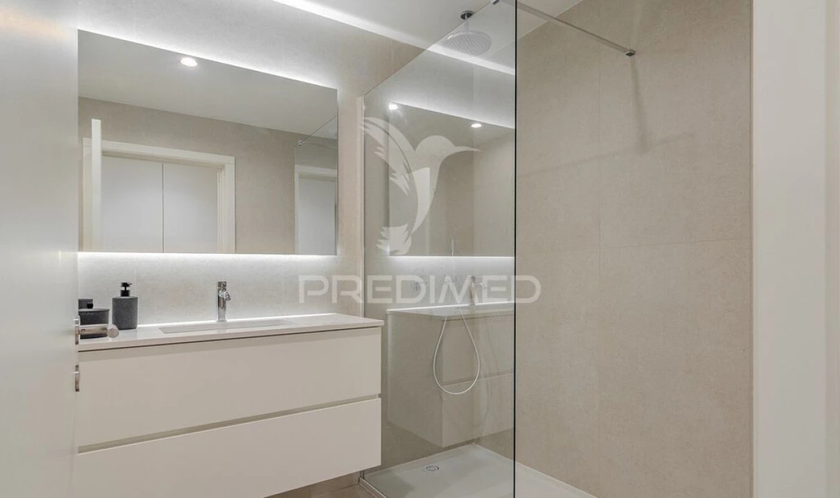 Apartamento T2 para Venda em Santa Marinha e São Pedro da Afurada Foto 10