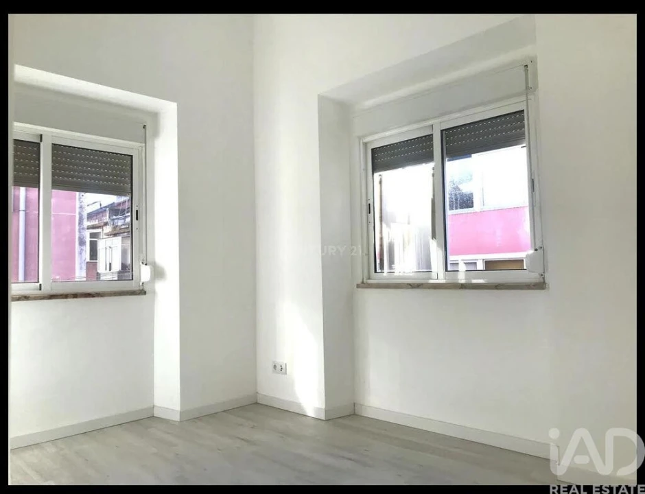 Apartamento T2 para Venda em Moscavide e Portela Foto 9