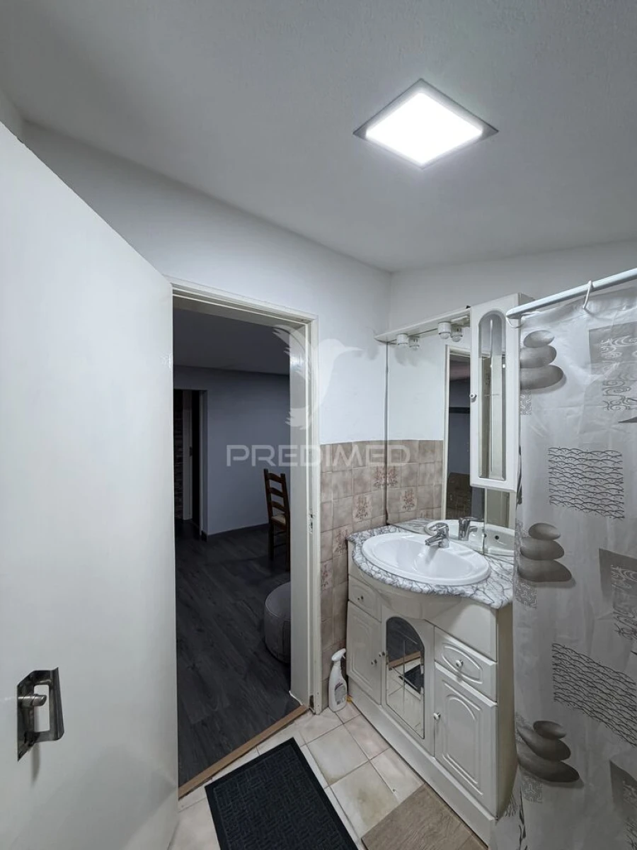 Moradia T3 para Venda em Pero Viseu Foto 8