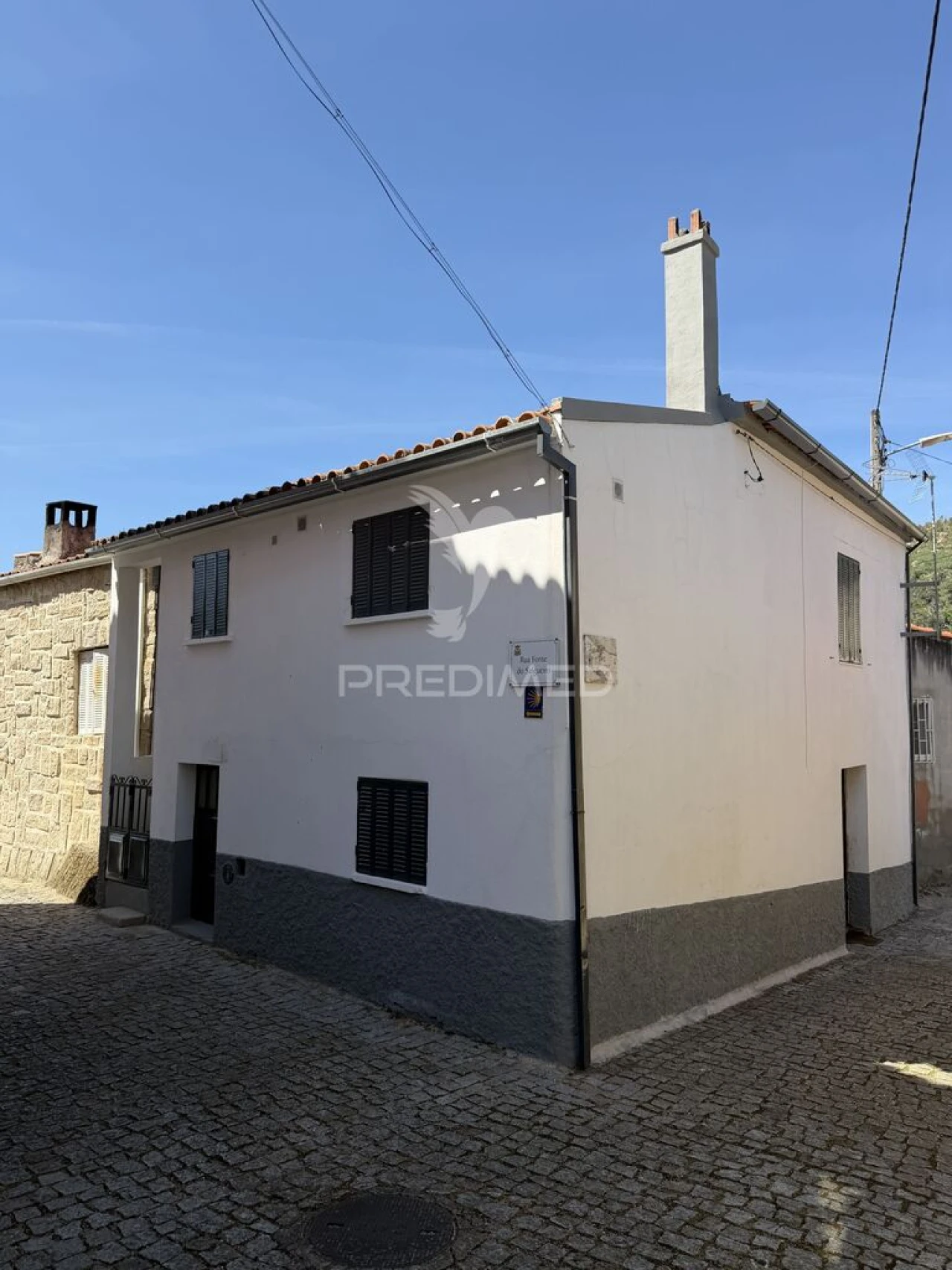 Moradia T3 para Venda em Pero Viseu Foto 1