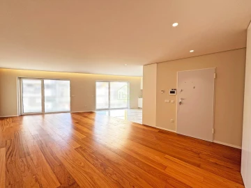 Apartamento T3 para Venda em Póvoa de Varzim, Beiriz e Argivai