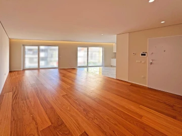 Apartamento T3 para Venda em Póvoa de Varzim, Beiriz e Argivai