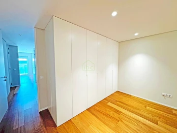 Apartamento T3 para Venda em Póvoa de Varzim, Beiriz e Argivai