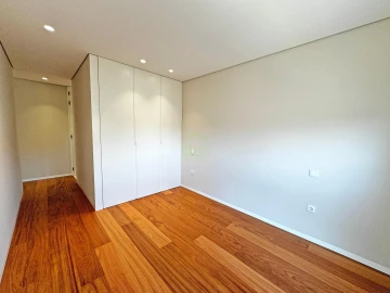 Apartamento T3 para Venda em Póvoa de Varzim, Beiriz e Argivai