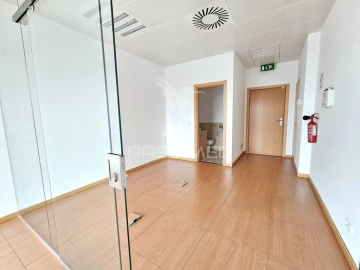 Escritório para Arrendamento em Olivais