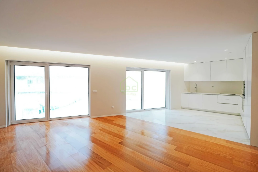 Apartamento T3 para Venda em Póvoa de Varzim, Beiriz e Argivai Foto 1