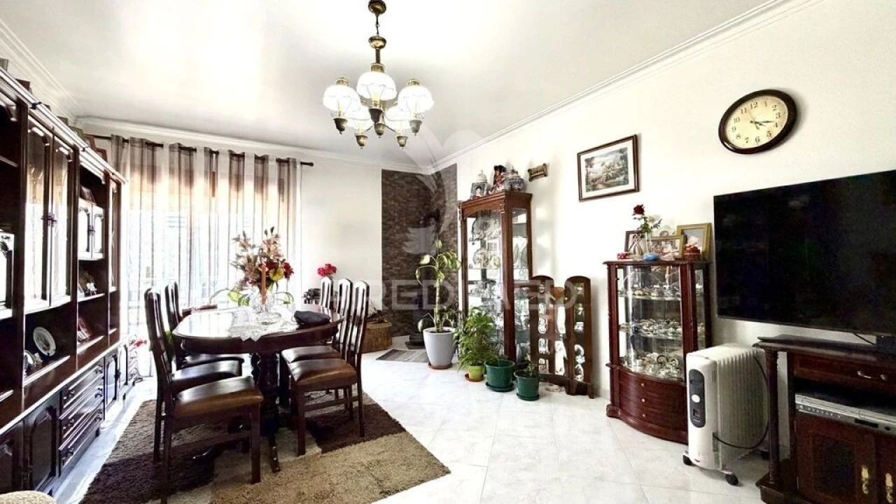 Apartamento T2 para Venda em Quinta do Conde Foto 1