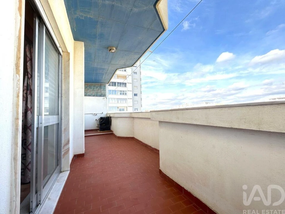 Apartamento T1 para Venda em Quarteira Foto 9