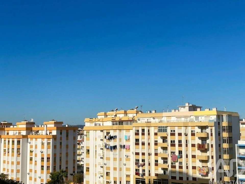 Apartamento T1 para Venda em Quarteira Foto 11