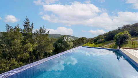 Moradia T4 para Venda em Loule (São Clemente)