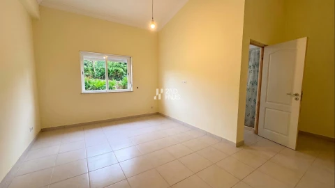Moradia T4 para Venda em Loule (São Clemente)