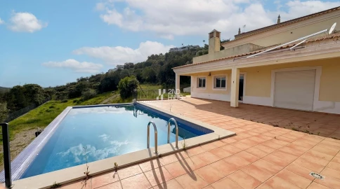 Moradia T4 para Venda em Loule (São Clemente)