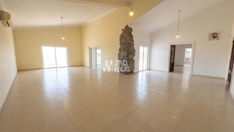 Moradia T4 para Venda em Loule (São Clemente)