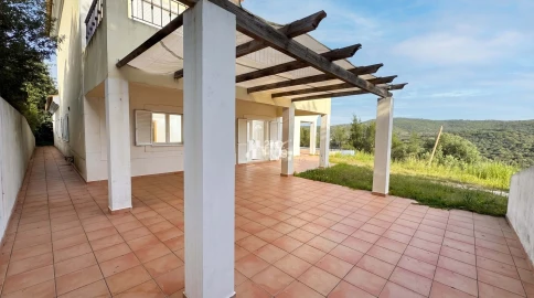 Moradia T4 para Venda em Loule (São Clemente)