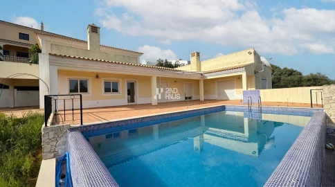 Moradia T4 para Venda em Loule (São Clemente)