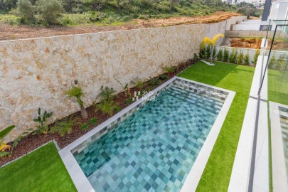 Moradia T4 para Venda em Albufeira e Olhos de Água