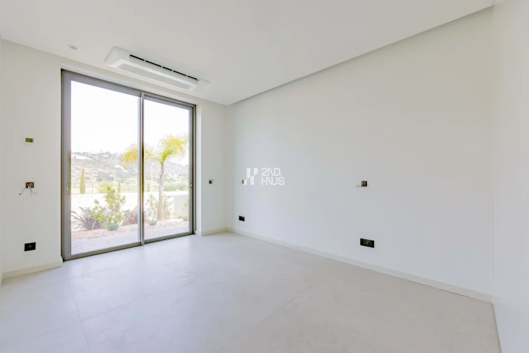 Moradia T4 para Venda em Albufeira e Olhos de Água Foto 9
