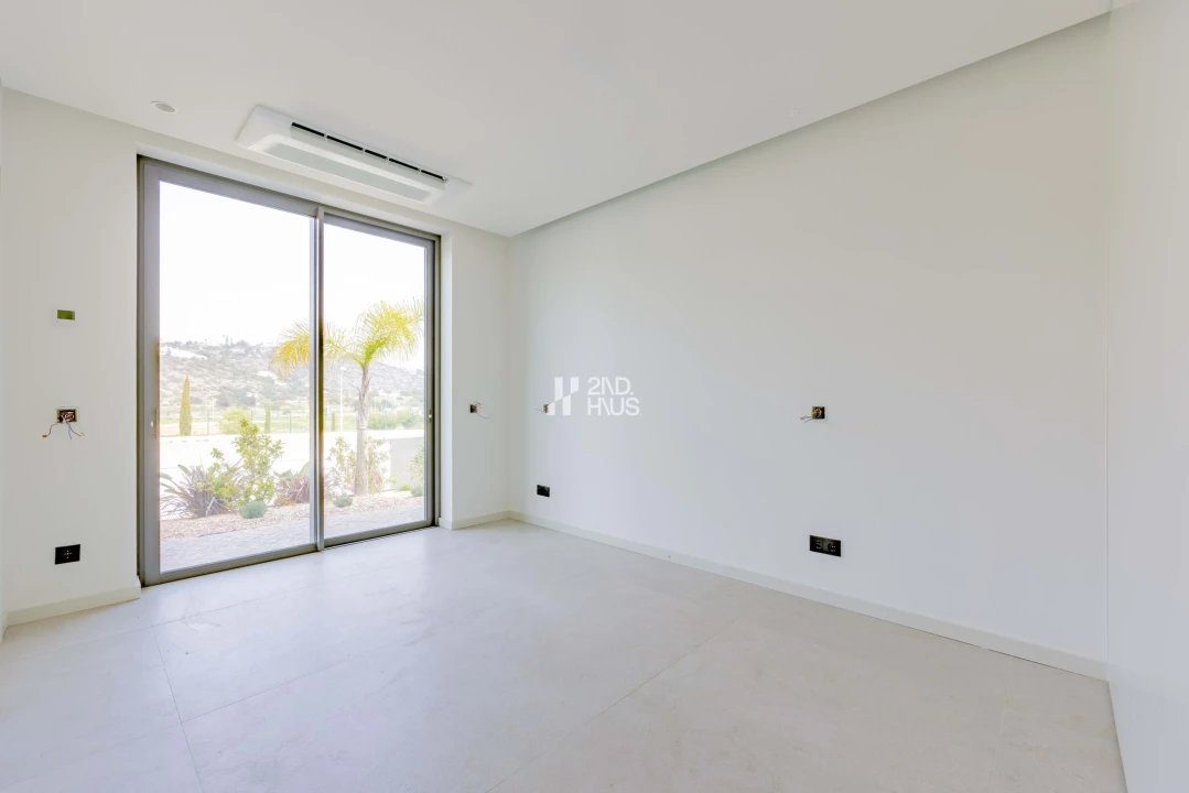Moradia T4 para Venda em Albufeira e Olhos de Água Foto 9