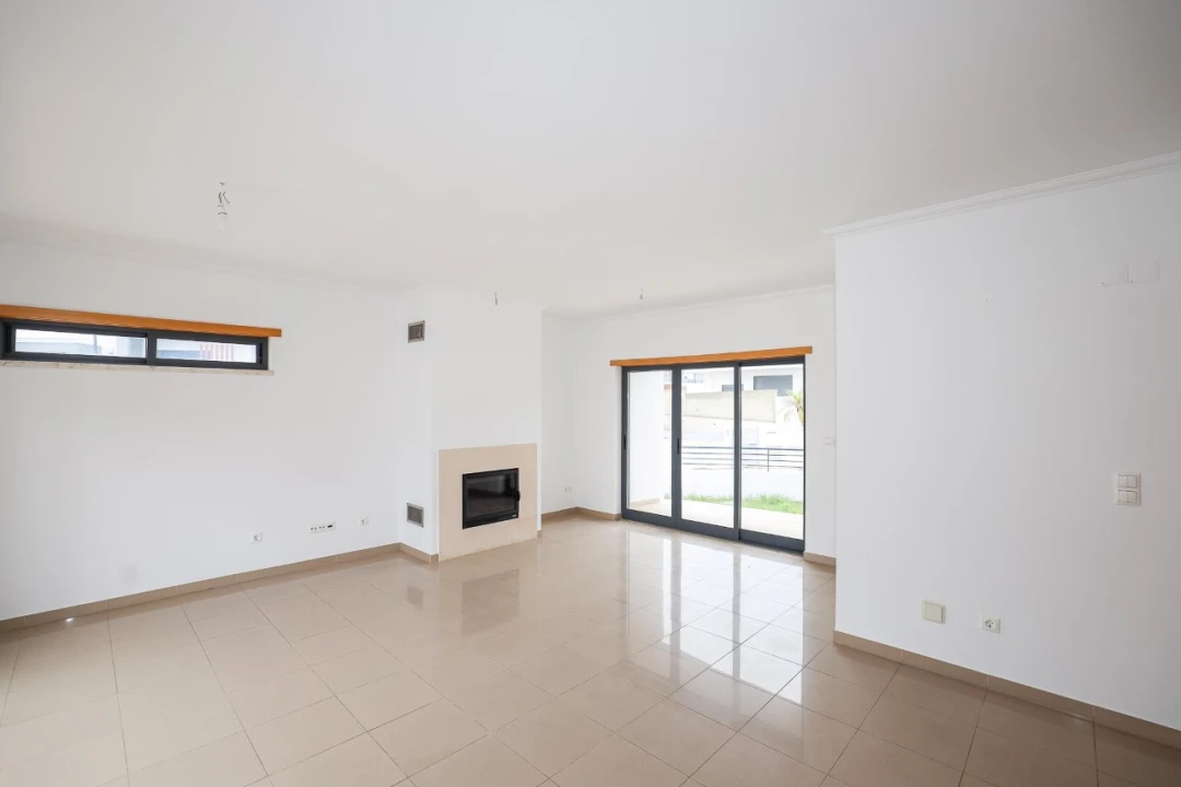 Moradia T5 para Venda em Laranjeiro e Feijó Foto 7