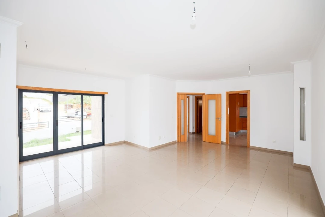 Moradia T5 para Venda em Laranjeiro e Feijó Foto 8