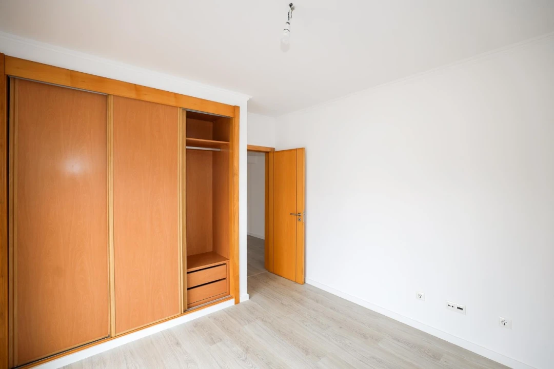 Moradia T5 para Venda em Laranjeiro e Feijó Foto 10