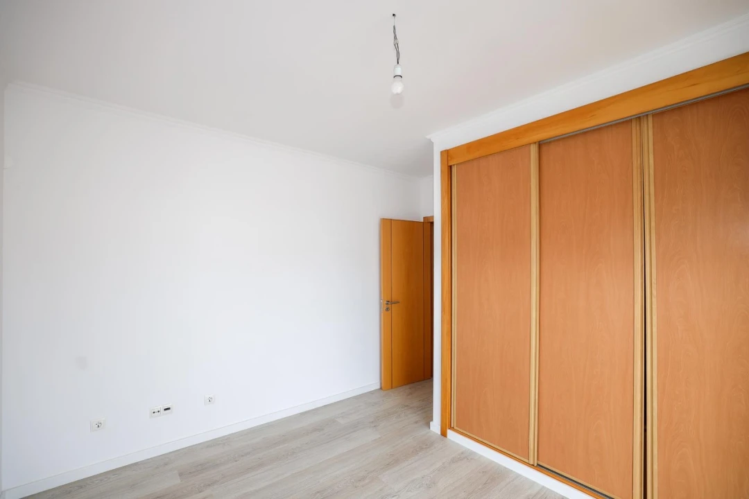 Moradia T5 para Venda em Laranjeiro e Feijó Foto 12