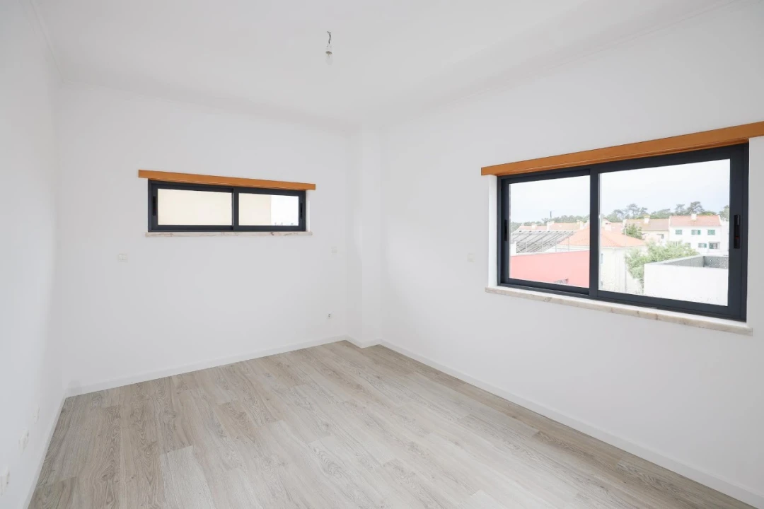 Moradia T5 para Venda em Laranjeiro e Feijó Foto 15