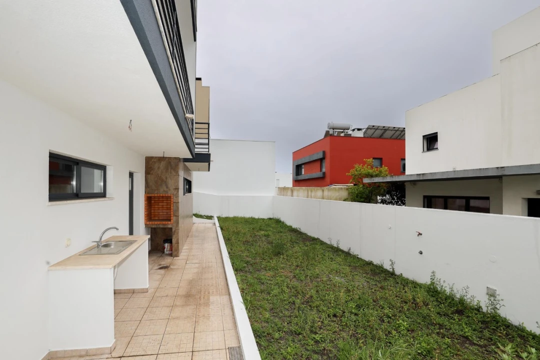 Moradia T5 para Venda em Laranjeiro e Feijó Foto 25