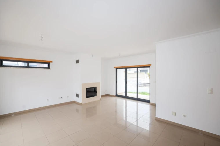 Moradia T5 para Venda em Laranjeiro e Feijó Foto 7